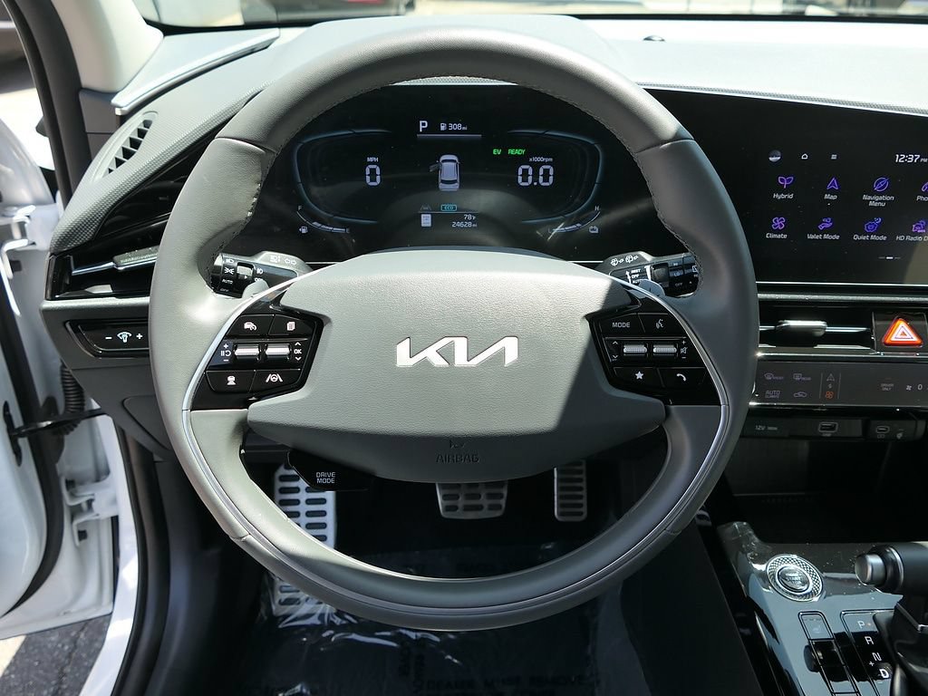 Used 2024 Kia Niro EX Touring FWD image 17