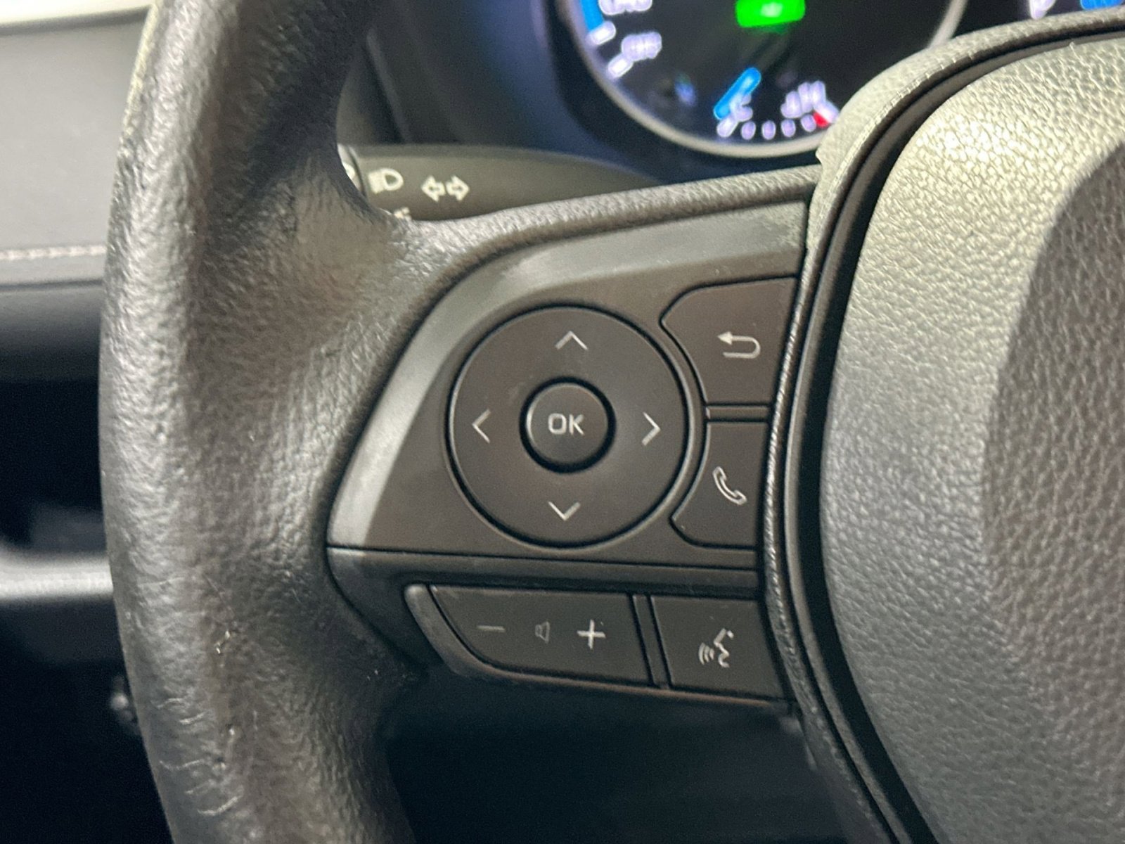 Used 2020 Toyota RAV4 LE image 22