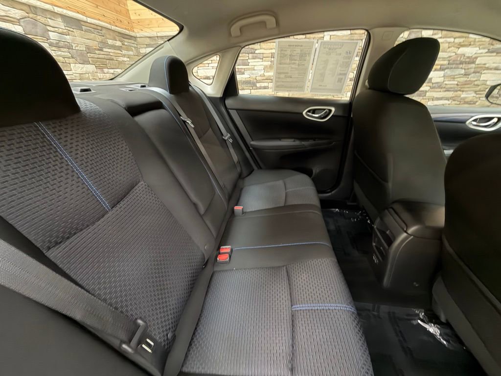 Used 2018 Nissan Sentra SR w/ SR Midnight Edition Package image 26