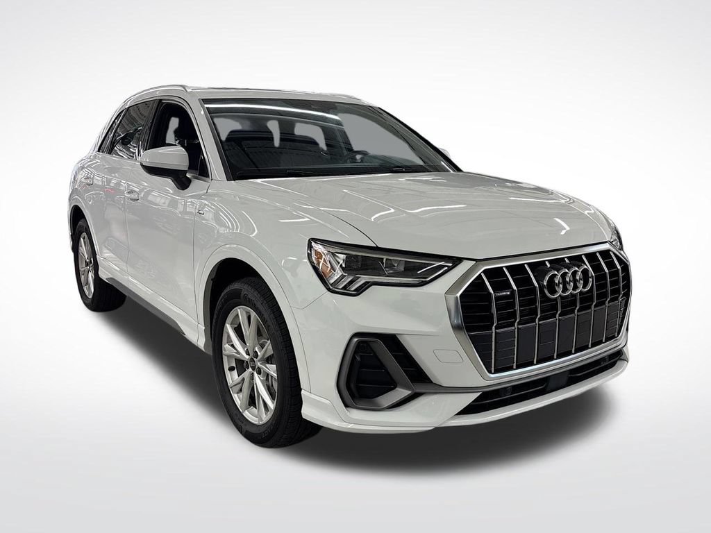 Certified 2025 Audi Q3 2.0T Premium Plus w/ Premium Plus Package AWD/4WD image 7
