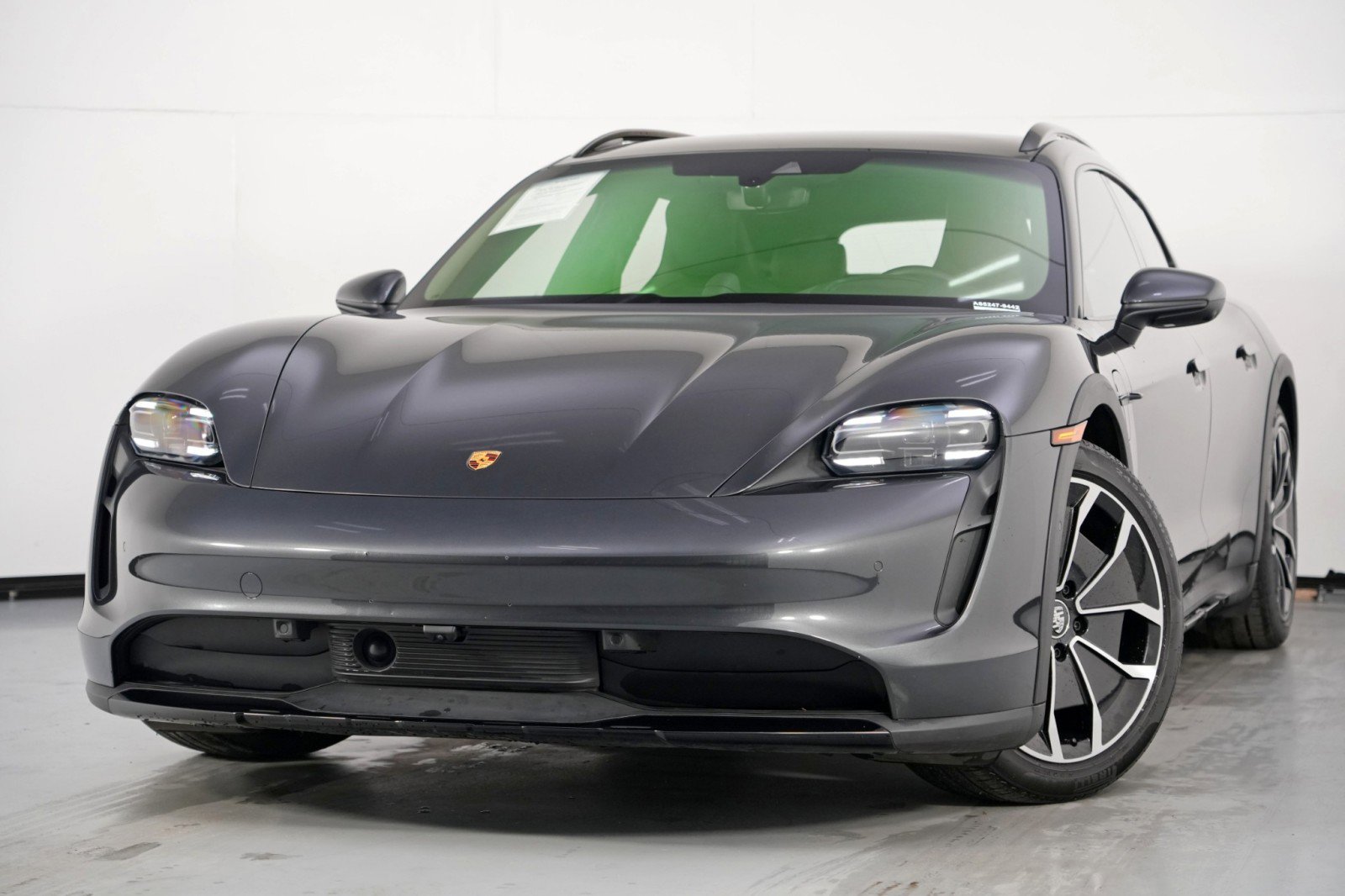 Used 2023 Porsche Taycan 4S w/ Performance Package image 3