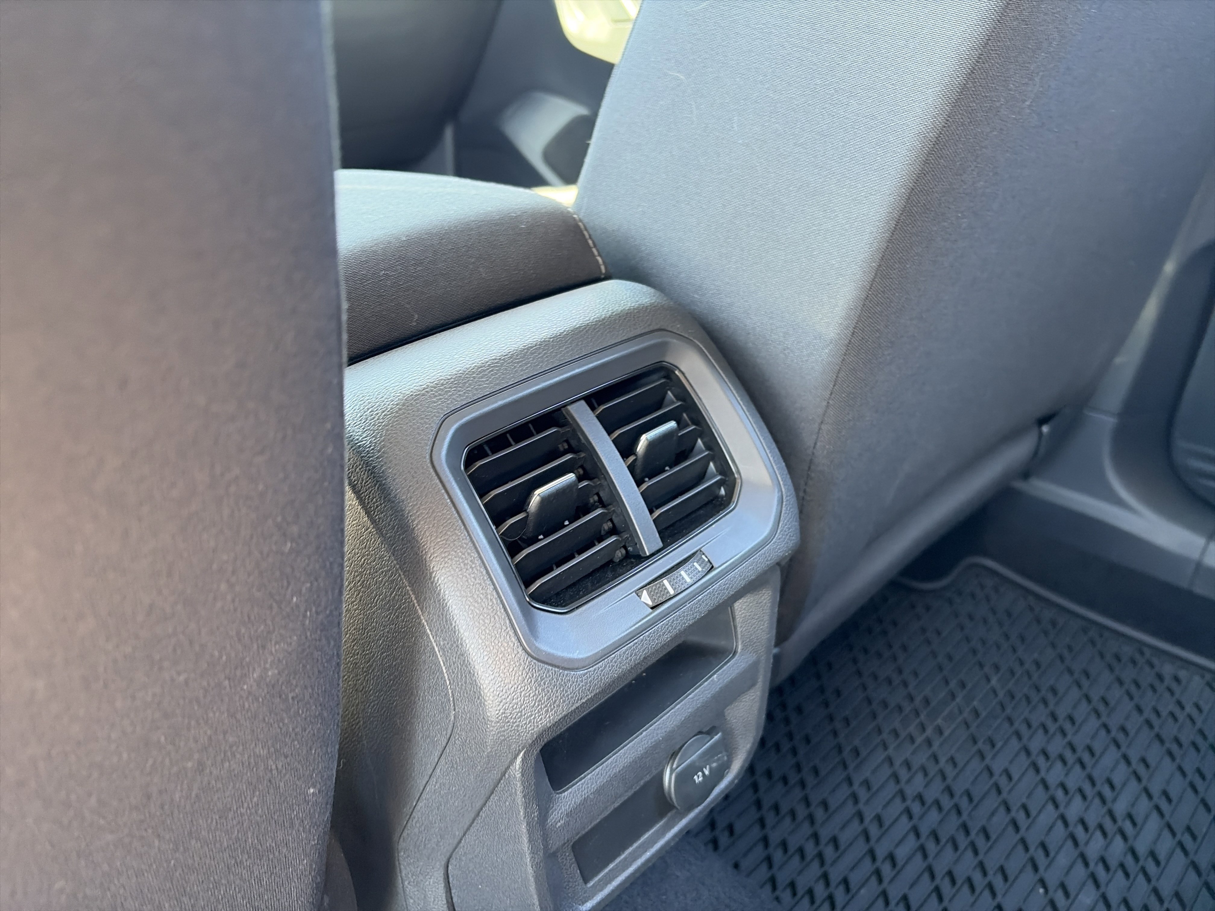 Used 2019 Volkswagen Tiguan S w/ 3rd Row Seat Package image 21