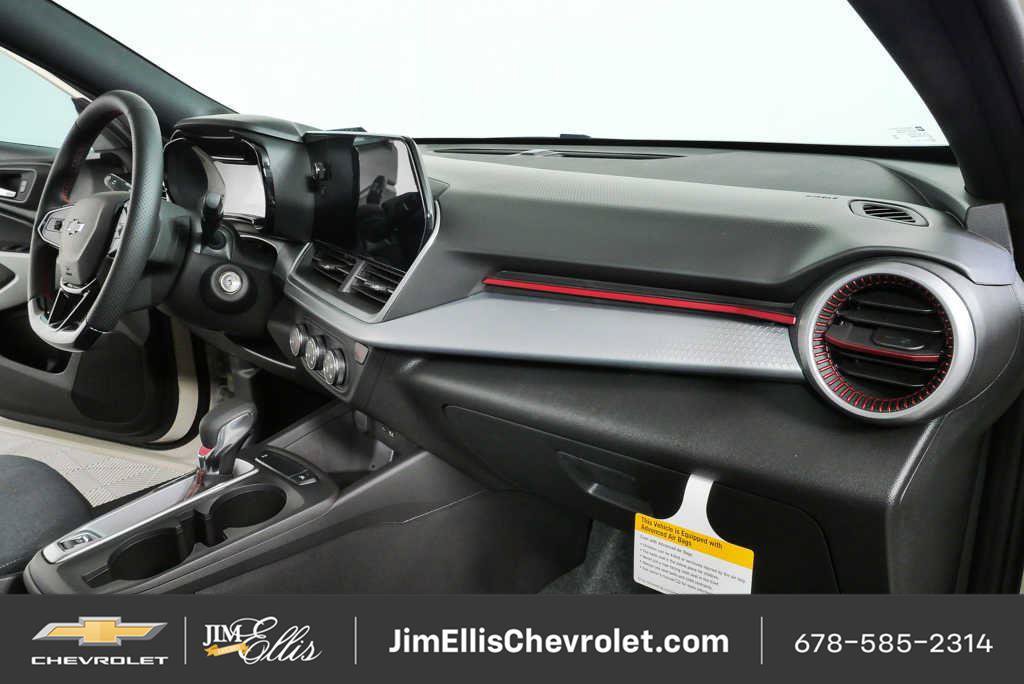 New 2026 Chevrolet Trax RS w/ Sunroof Package FWD image 22