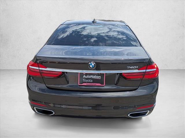 Used 2016 BMW 740i RWD image 7