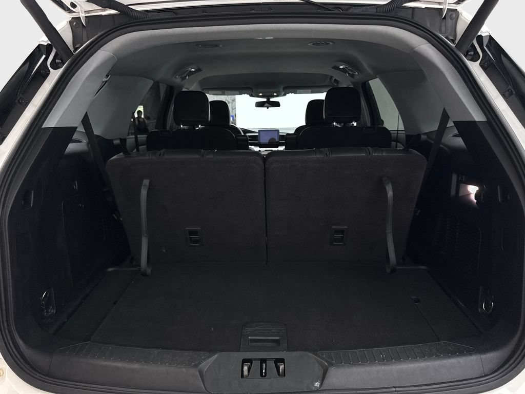 Used 2022 Ford Explorer XLT w/ Equipment Group 202A AWD/4WD image 83