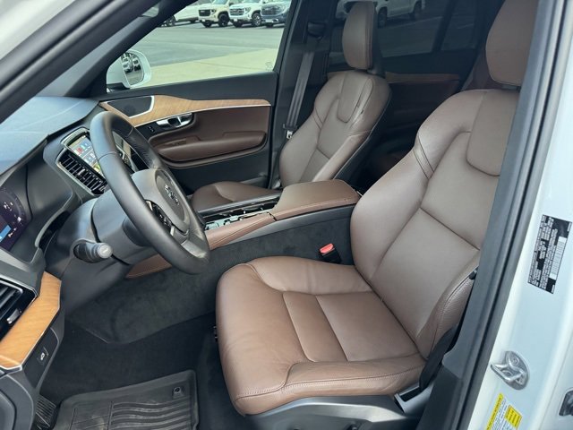 Used 2025 Volvo XC90 B6 Plus w/ Protection Package Premier image 12