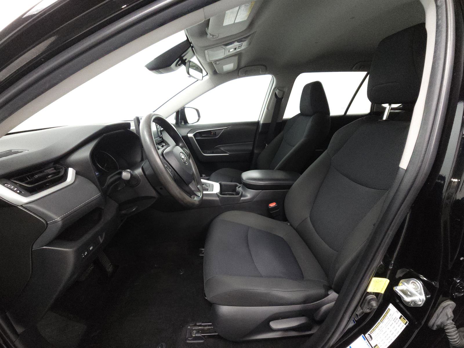 Certified 2022 Toyota RAV4 LE AWD/4WD image 4