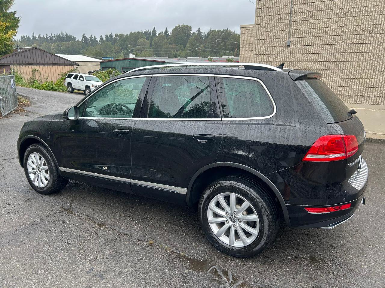 Used 2012 Volkswagen Touareg Sport AWD/4WD image 7