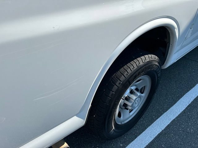 Used 2017 Chevrolet Express 2500 RWD image 6
