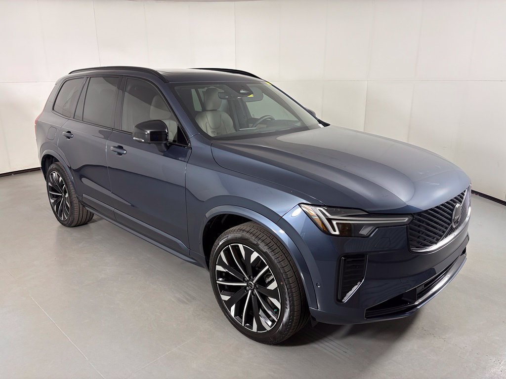 New 2026 Volvo XC90 T8 Ultra w/ Protection Package AWD/4WD image 2