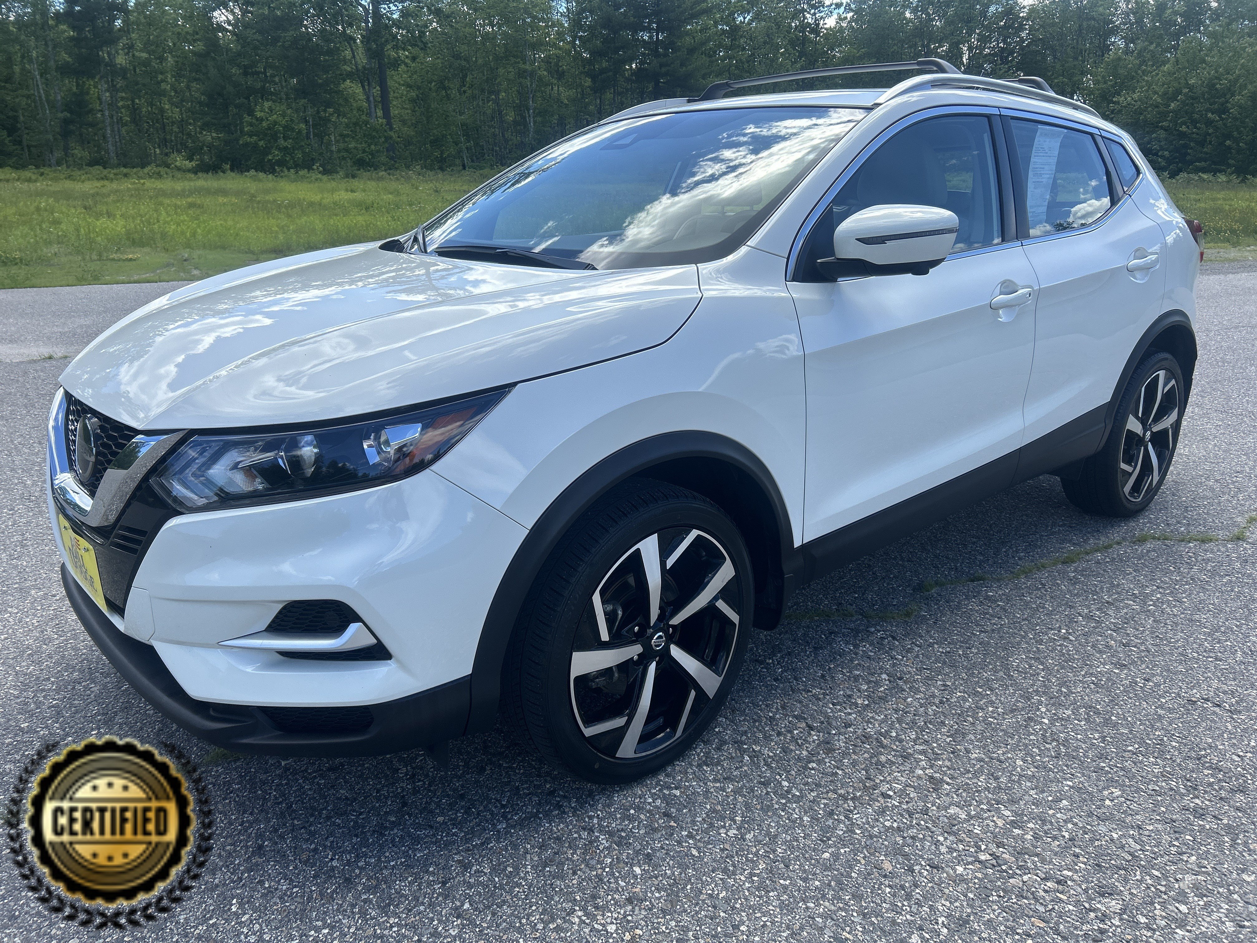 Certified 2022 Nissan Rogue Sport SL AWD/4WD image 1