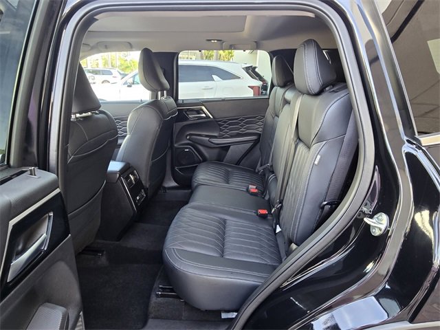 Used 2025 Mitsubishi Outlander SEL image 16