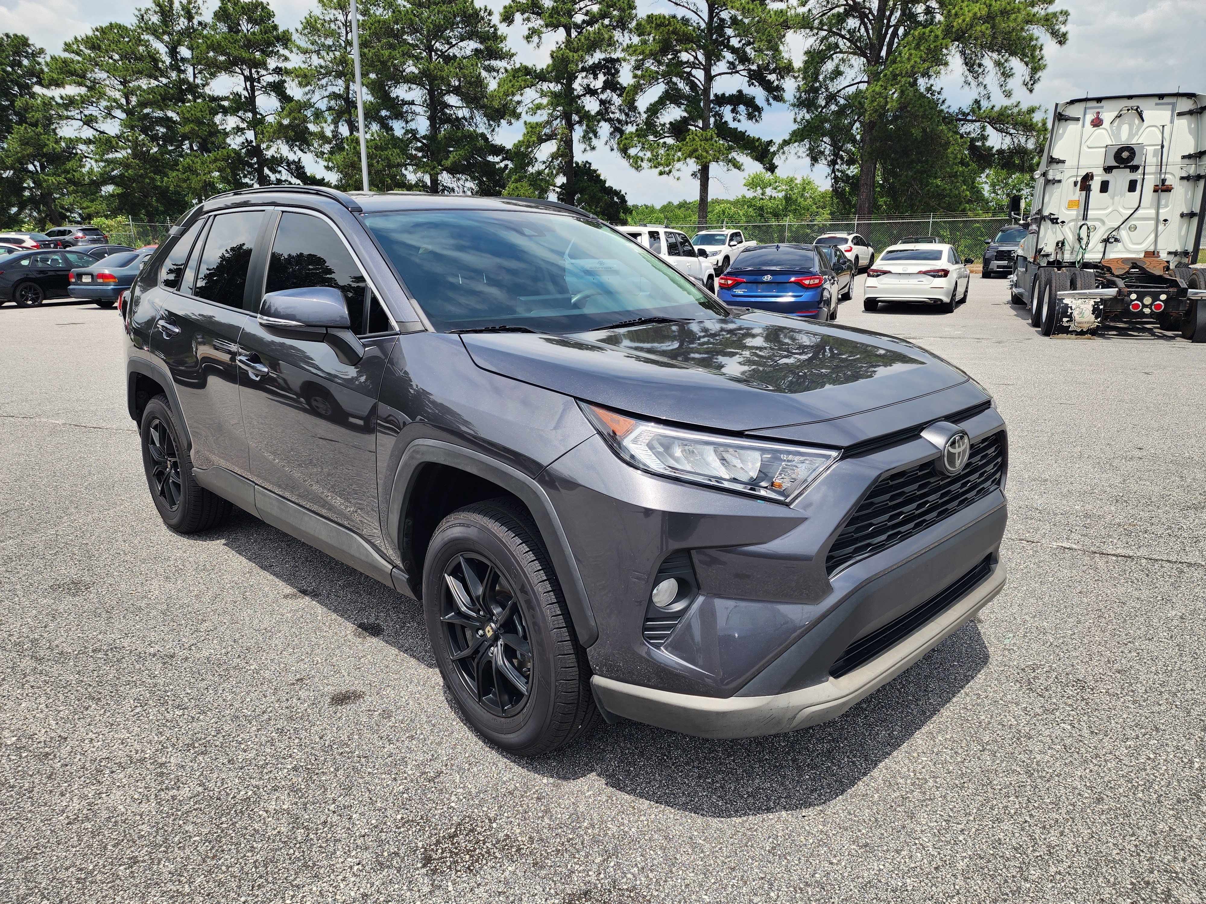 Used 2021 Toyota RAV4 XLE FWD image 2