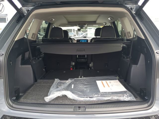 New 2026 Volkswagen Atlas SEL Premium R-Line image 9