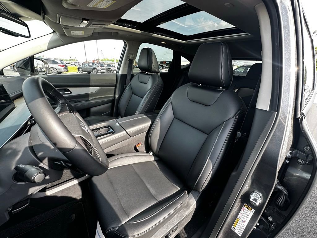Used 2025 Nissan Murano SL AWD/4WD image 13