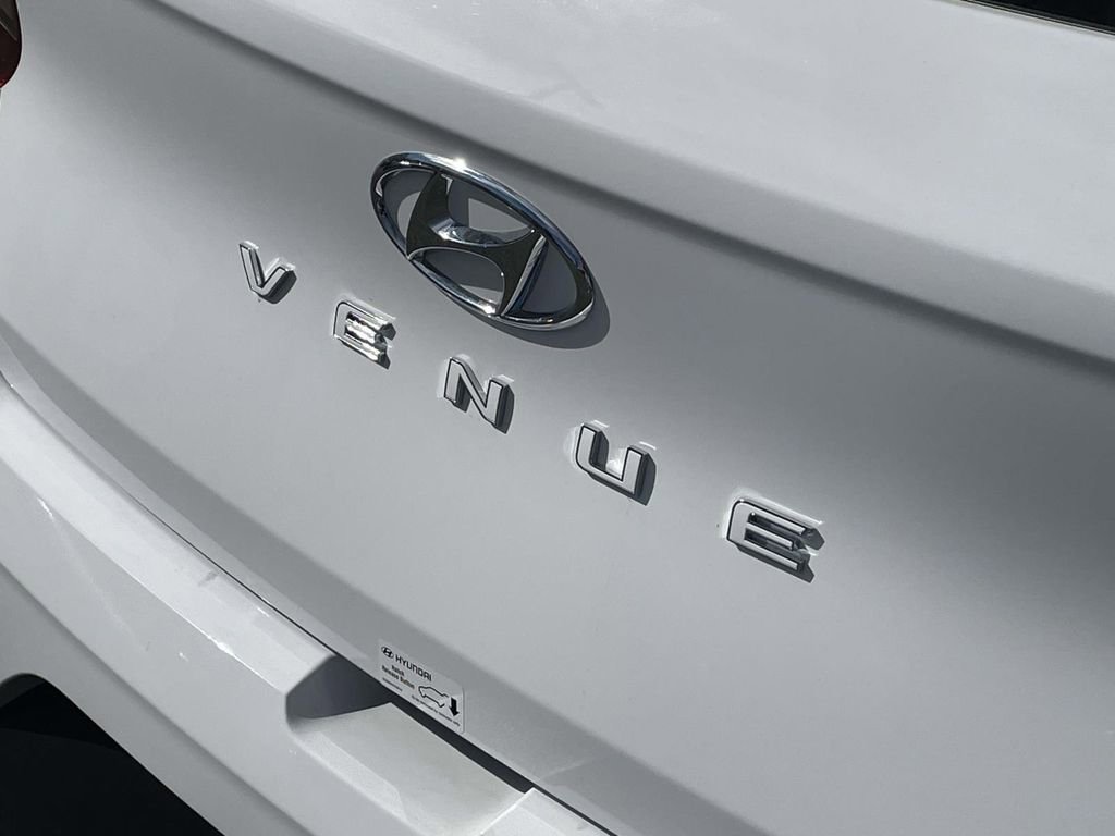 Certified 2026 Hyundai Venue SE image 10