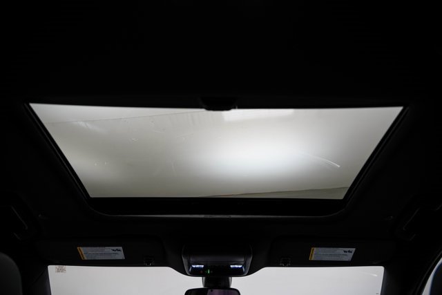 Used 2023 Buick Enclave Essence w/ Experience Buick Package image 3