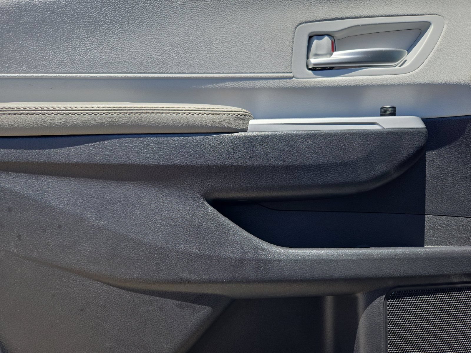 Certified 2026 Toyota Sienna XLE FWD image 10