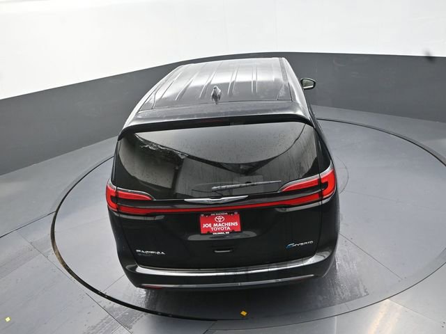 Used 2023 Chrysler Pacifica Touring-L FWD image 27