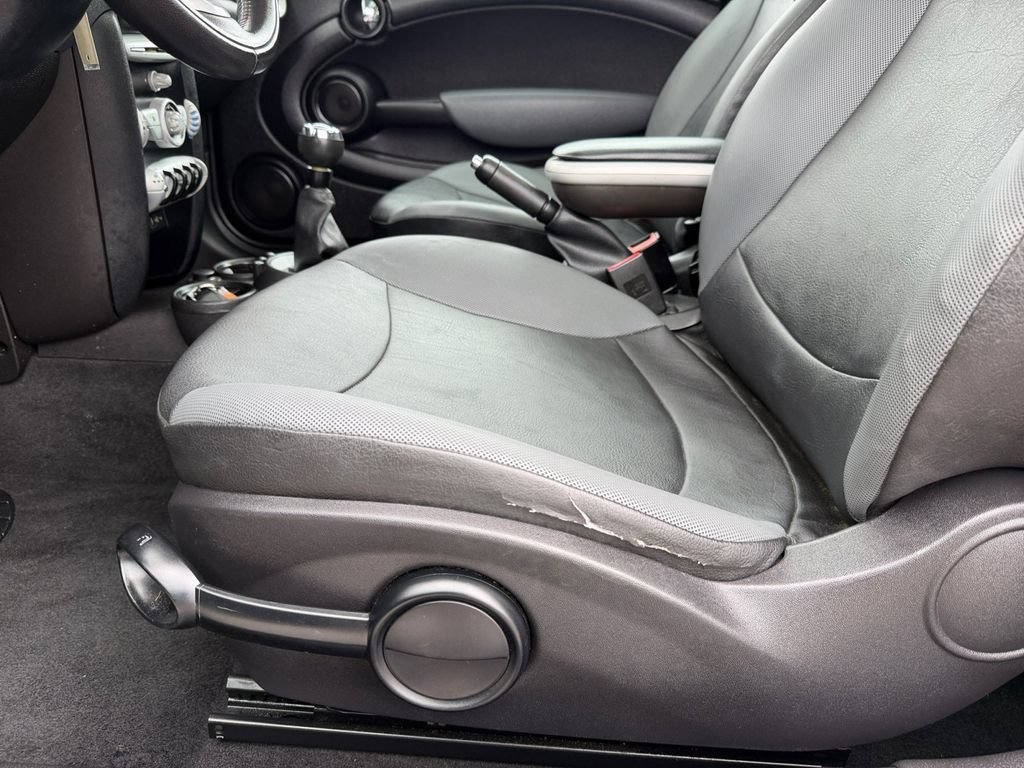Used 2010 MINI Cooper Clubman Hardtop FWD image 11