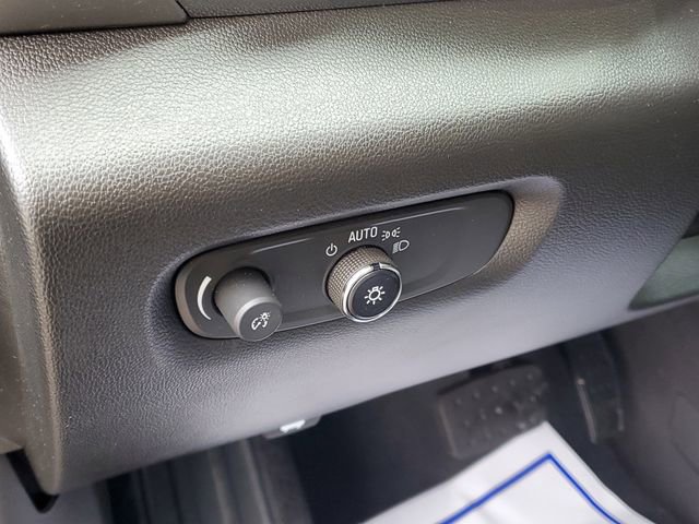 Used 2022 Chevrolet Traverse LT image 14