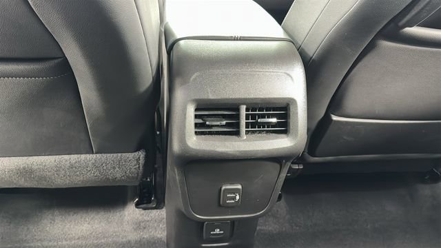 Used 2024 GMC Terrain SLT image 38