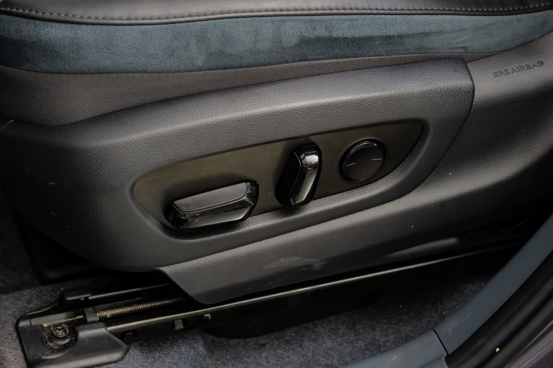 Used 2023 Lexus RZ 450e Premium w/ Accessory Package (2T) image 36