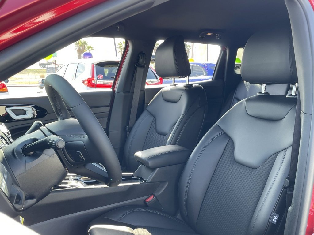 New 2026 Jeep Compass Latitude image 16