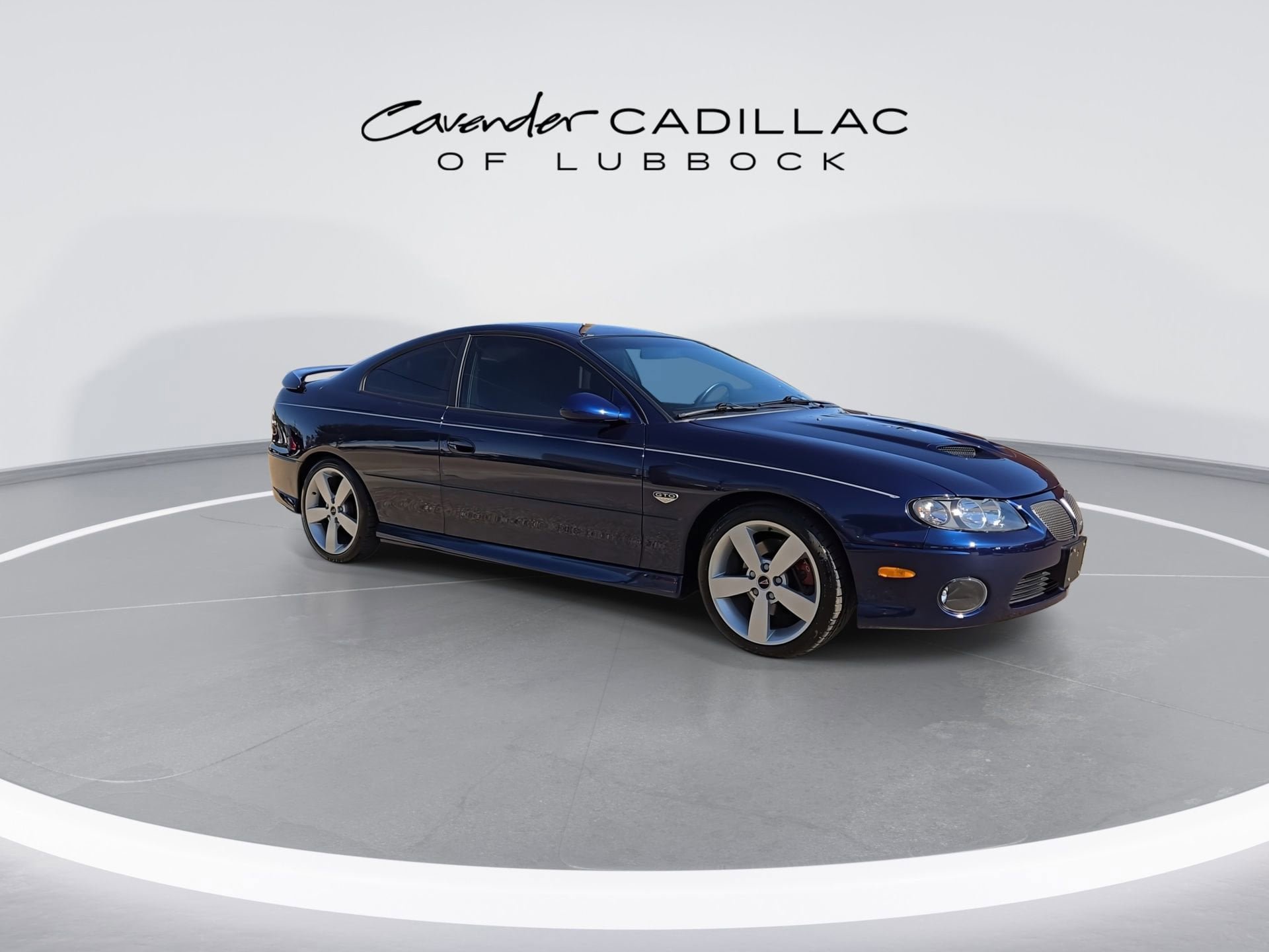 Used 2005 Pontiac GTO RWD image 2