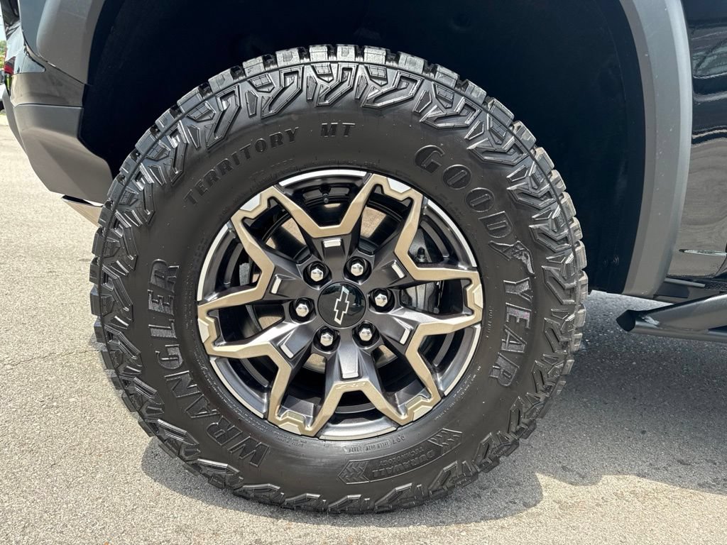 Used 2024 Chevrolet Colorado ZR2 w/ ZR2 Convenience Package III AWD/4WD image 25