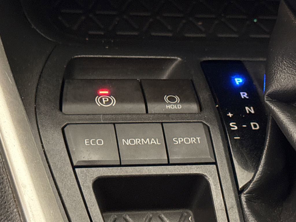 Used 2019 Toyota RAV4 XLE Premium image 28