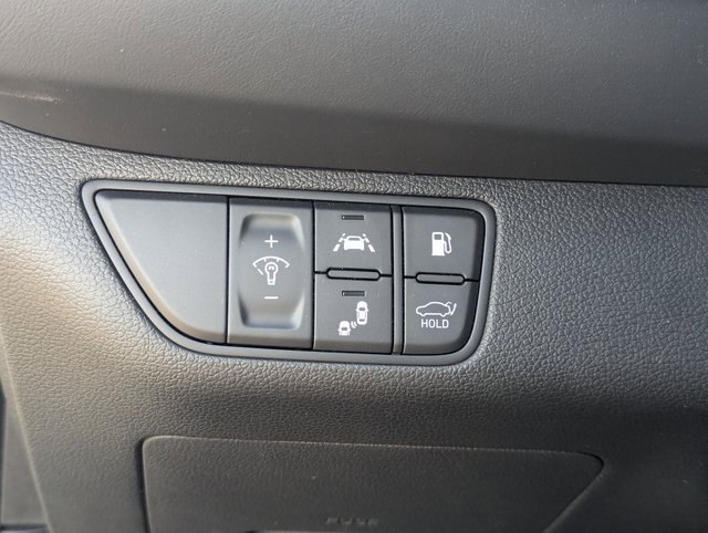 Used 2020 Genesis G70 2.0T image 24