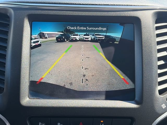 Used 2023 Jeep Cherokee Trailhawk w/ Trailer Tow Group AWD/4WD image 48