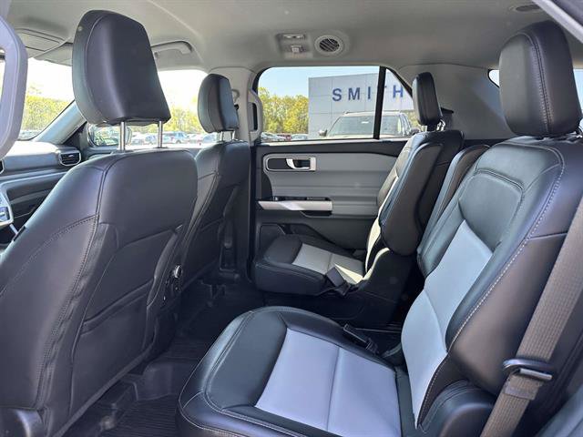 Used 2023 Ford Explorer XLT w/ Equipment Group 202A AWD/4WD image 10