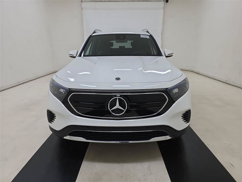 Used 2023 Mercedes-Benz EQB 300 4MATIC image 2