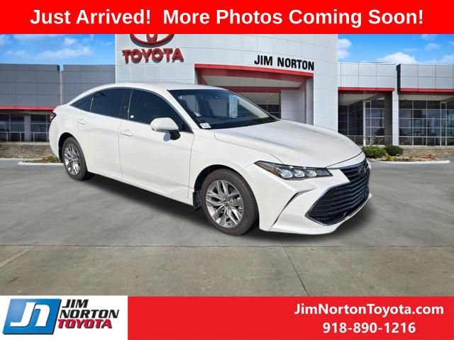 Used 2020 Toyota Avalon XLE image 1