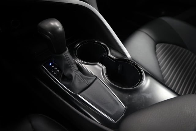 Used 2020 Toyota Camry SE FWD image 23