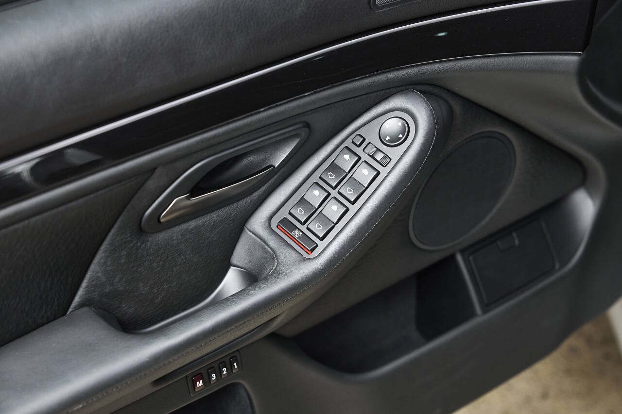 Used 2003 BMW M5 RWD image 91
