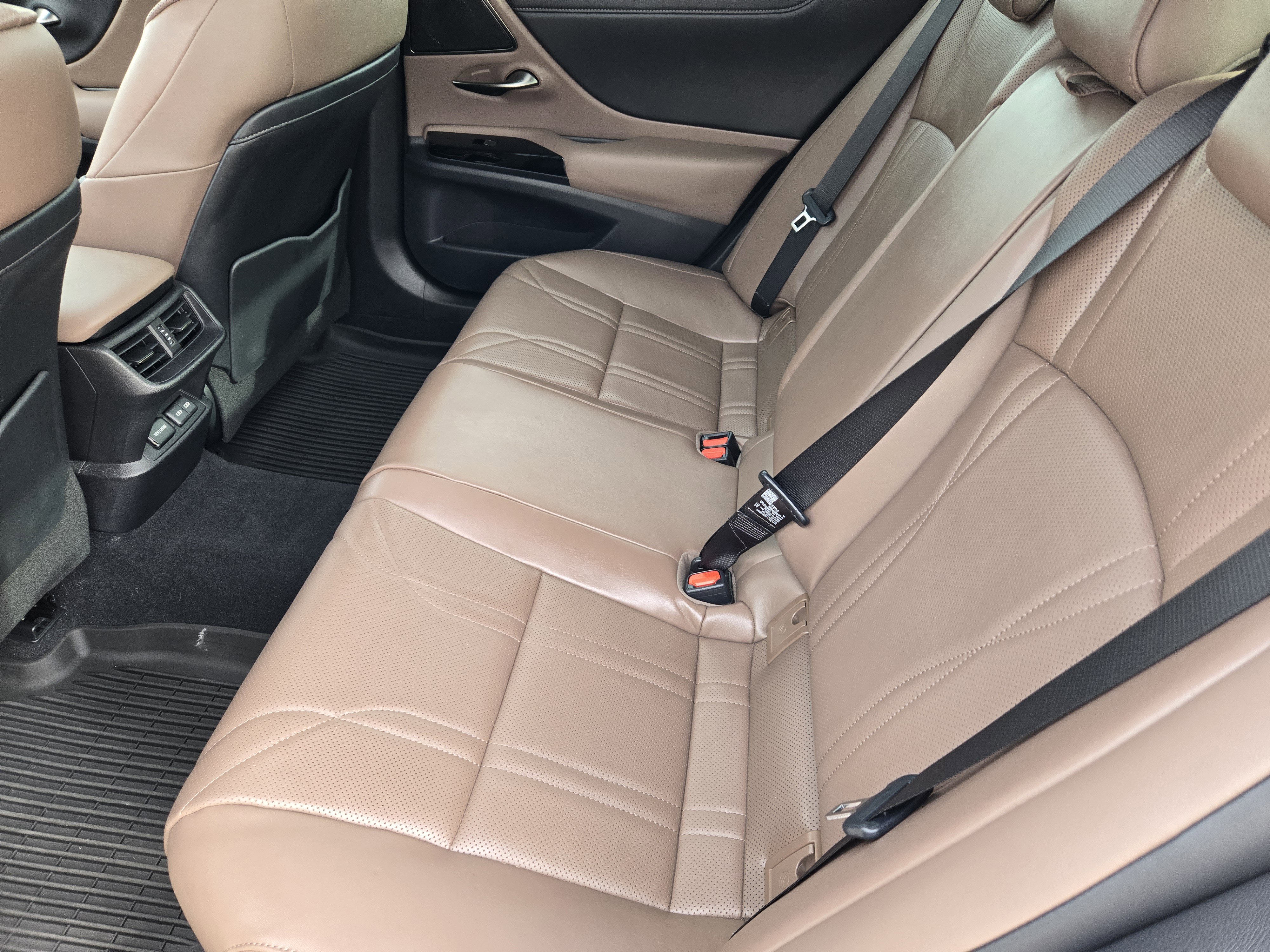 Used 2023 Lexus ES 350 Ultra Luxury image 9