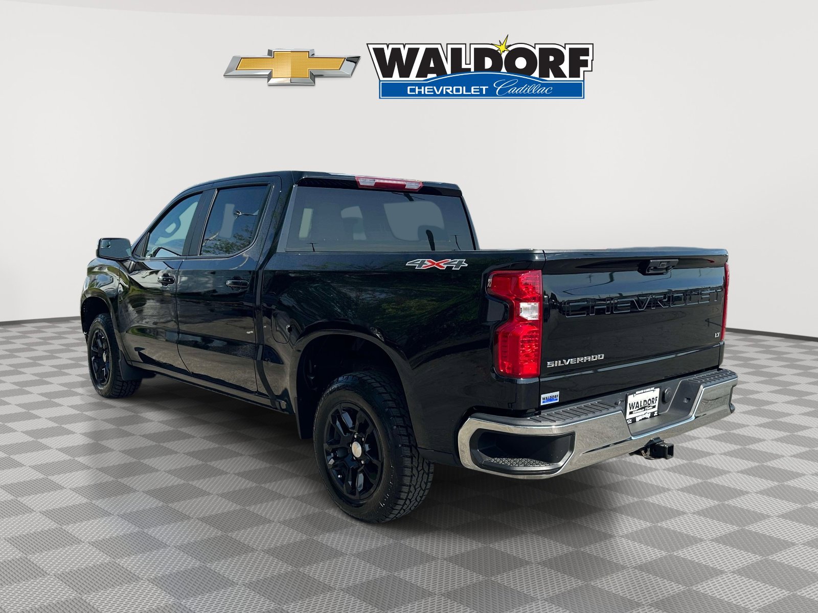 Used 2022 Chevrolet Silverado 1500 LT AWD/4WD image 4