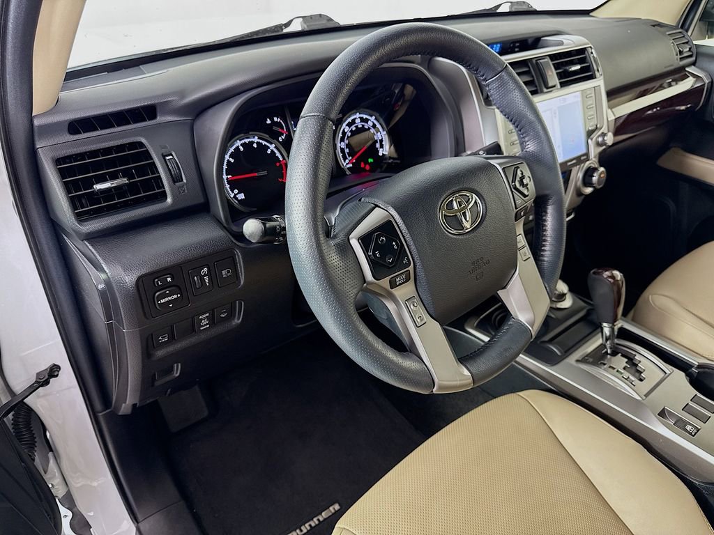 Used 2024 Toyota 4Runner Limited AWD/4WD image 9