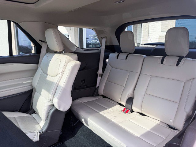 Used 2020 Ford Explorer Platinum w/ Premium Technology Package image 5