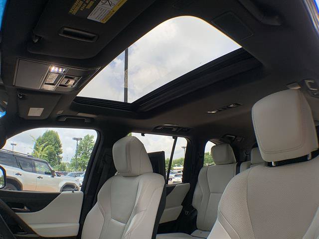 Used 2023 Lexus LX 600 4WD w/ Accessory Package (Z1) image 22