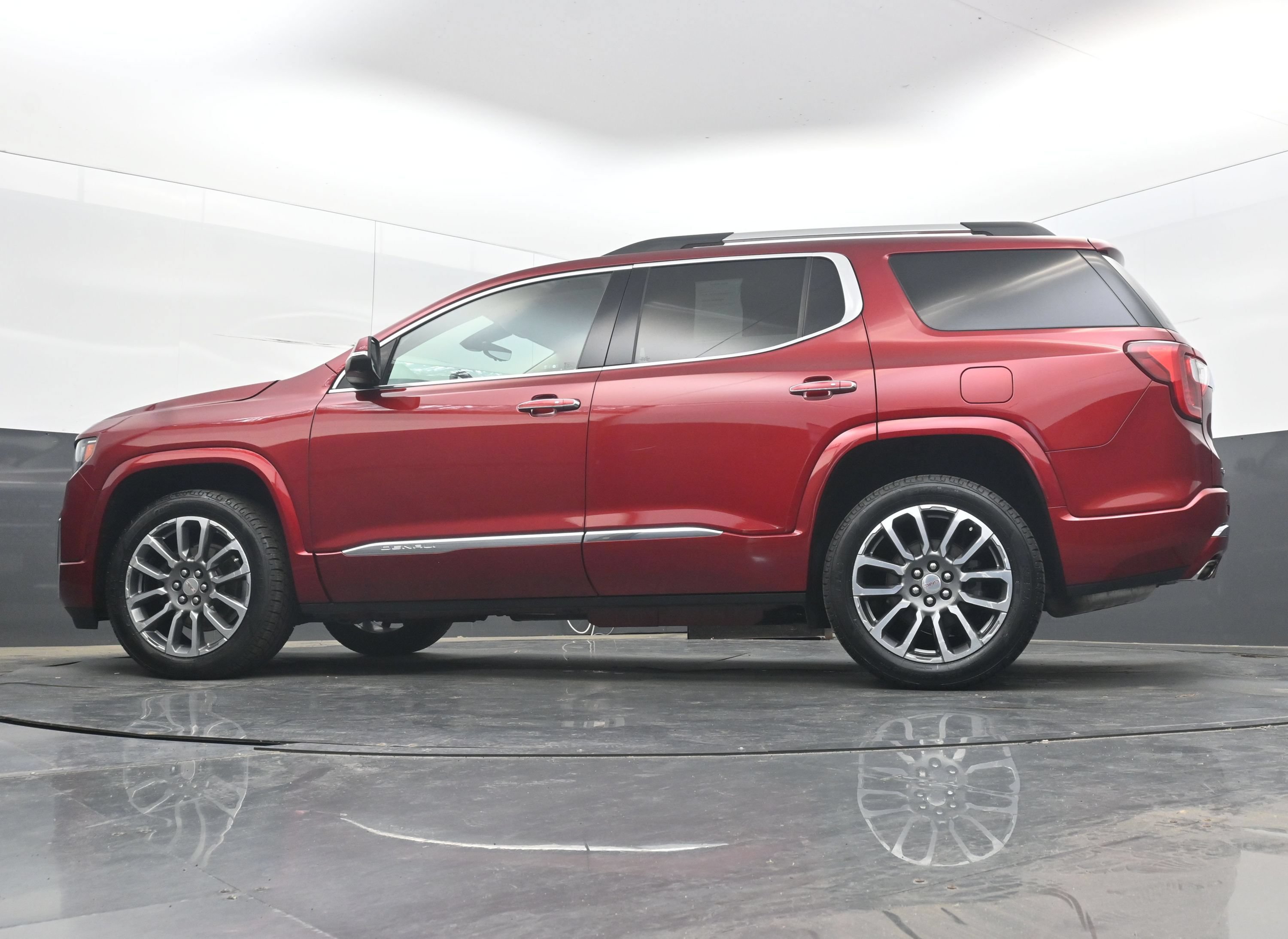 Used 2022 GMC Acadia Denali w/ Denali Ultimate Package AWD/4WD image 26