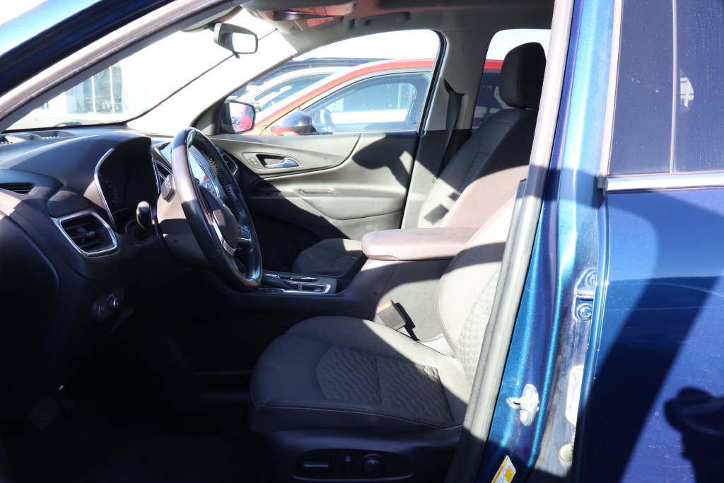 Used 2019 Chevrolet Equinox LT w/ Sun & Navigation Package FWD image 11