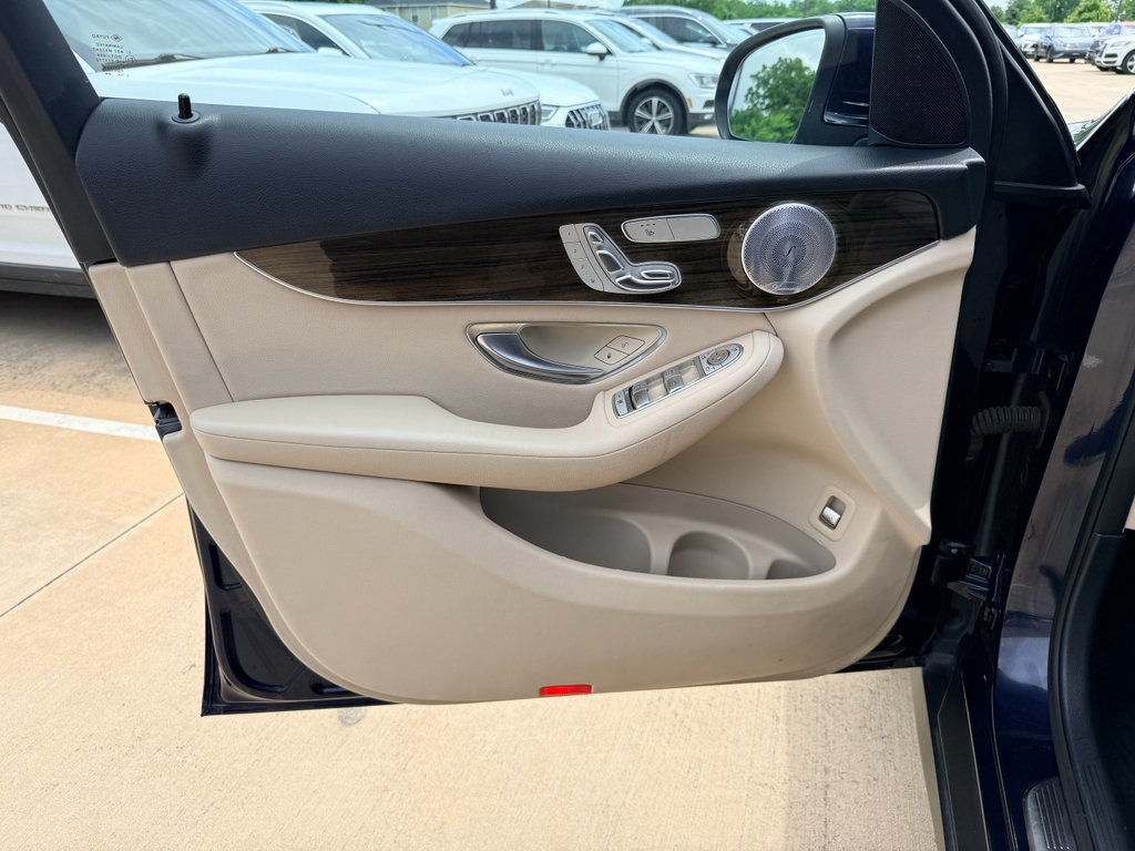 Used 2016 Mercedes-Benz GLC 300 image 11