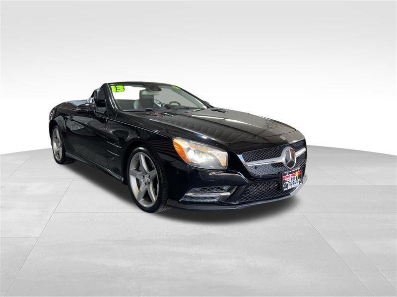 Used 2013 Mercedes-Benz SL 550 w/ Premium Pkg image 3