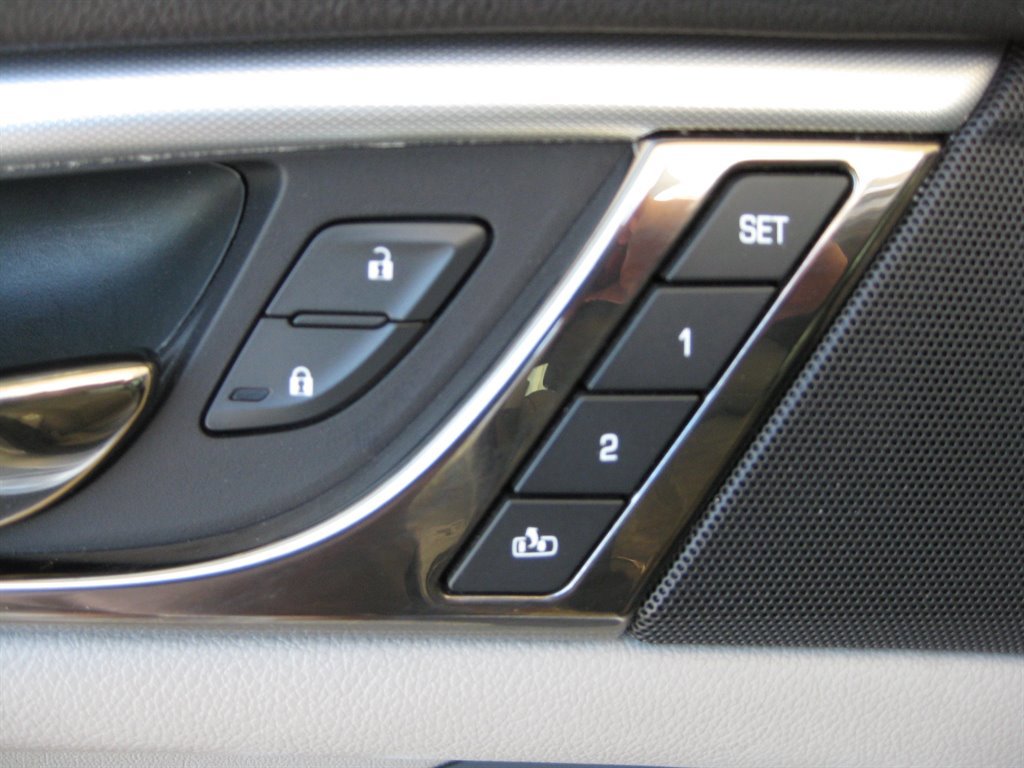 Used 2018 Cadillac CTS Luxury RWD image 11