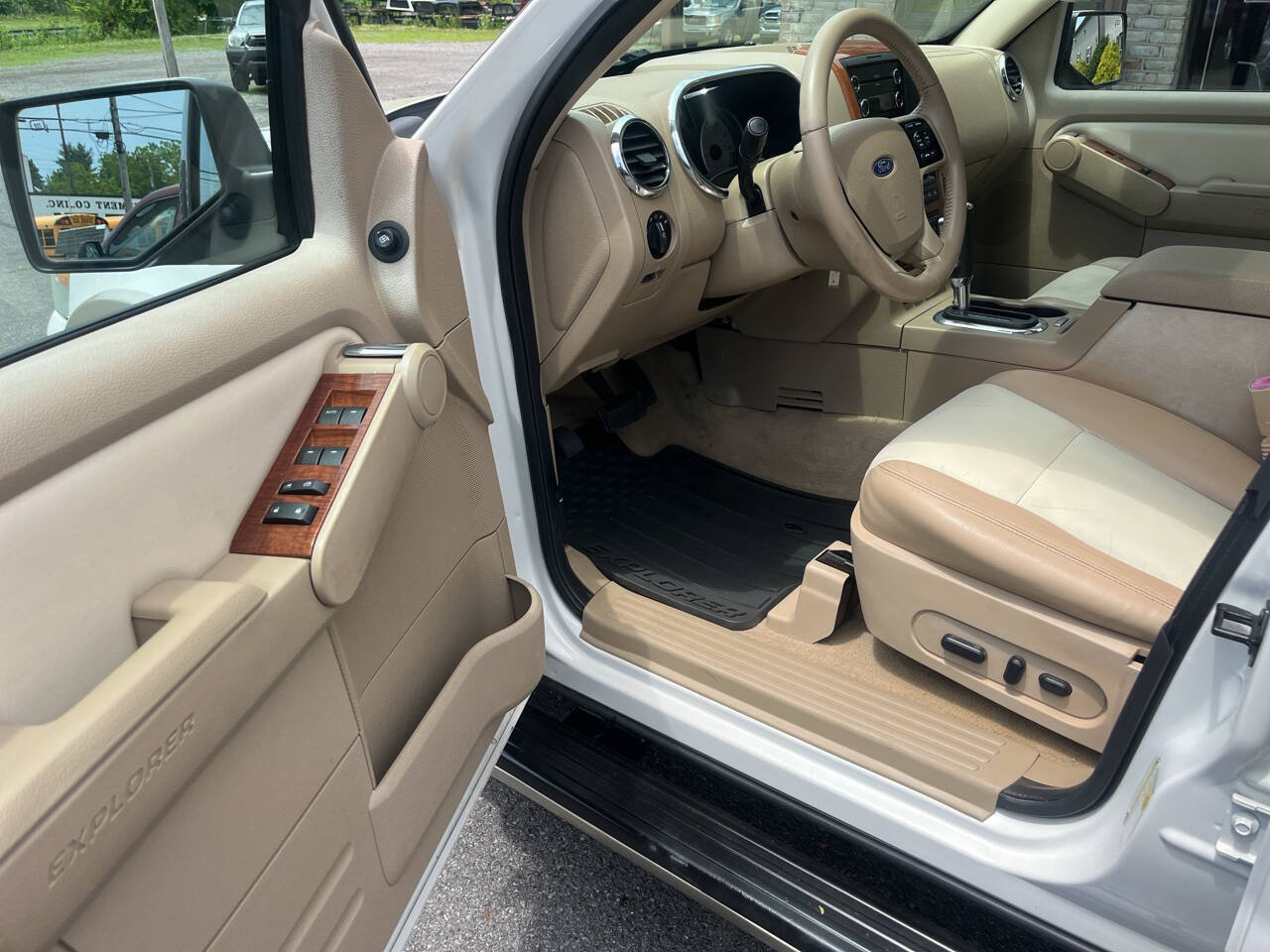 Used 2010 Ford Explorer Eddie Bauer AWD/4WD image 15