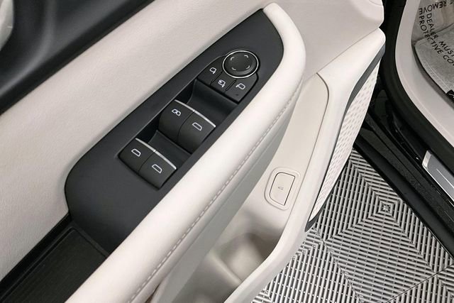 Used 2025 Buick Enclave Avenir AWD/4WD image 41